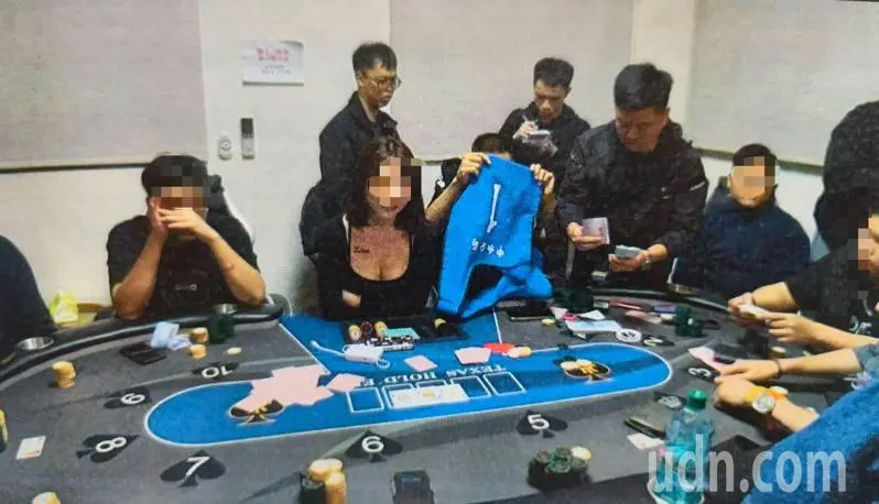賭場請來林姓女子擔任荷官。記者黃子騰／翻攝